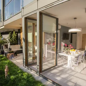 Apartament Garden Cracow- Shopping Mall 1min, Underground Parking, Family Friendly, City Center Polska
